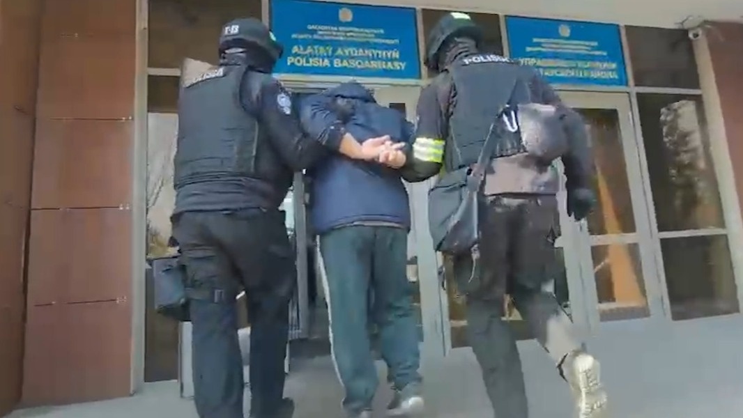 Ребенка избили на детской площадке в Алматы