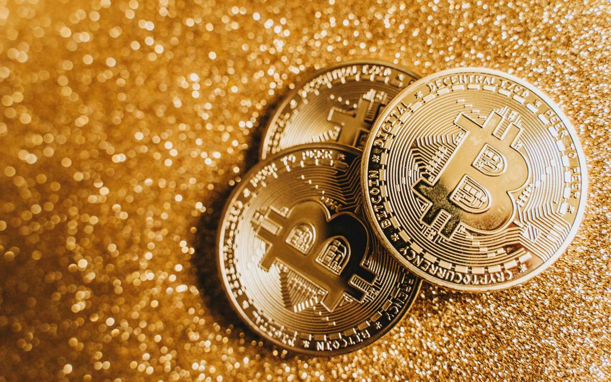 Биткоин открывает декабрь значительным падением