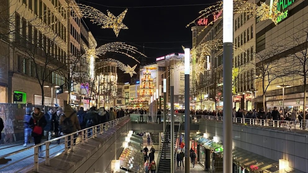 Несколько городов Германии решили сэкономить на новогодней иллюминации