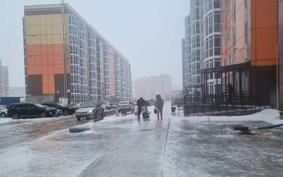 Туман и гололед: в 16 областях Казахстана объявлено штормовое предупреждение