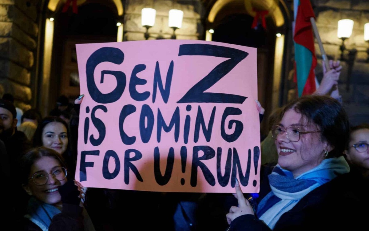 Правительство Болгарии отзывает спорный бюджетный законопроект после протестов