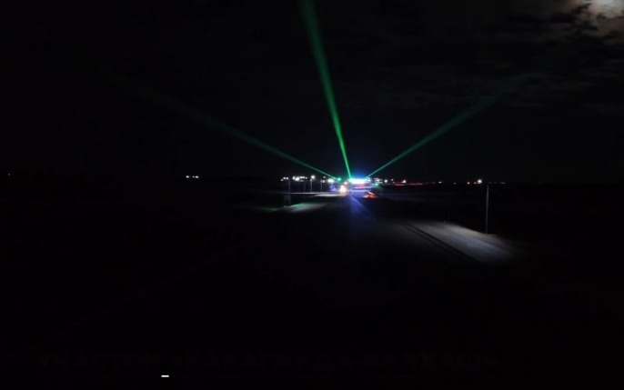 На автодороге Караганда – Балхаш установили 14 комплектов световых лазеров
