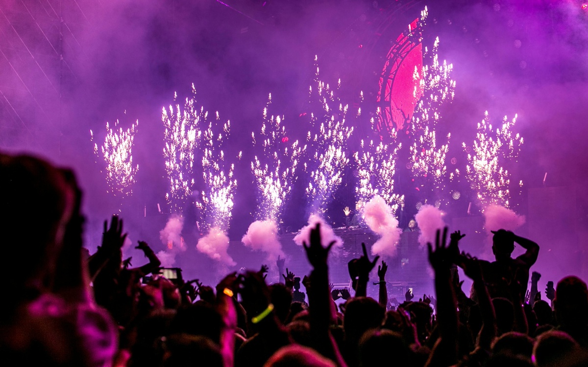 Концерты Джей Ло и Backstreet Boys подняли спрос на услуги общепита в Астане и Алматы