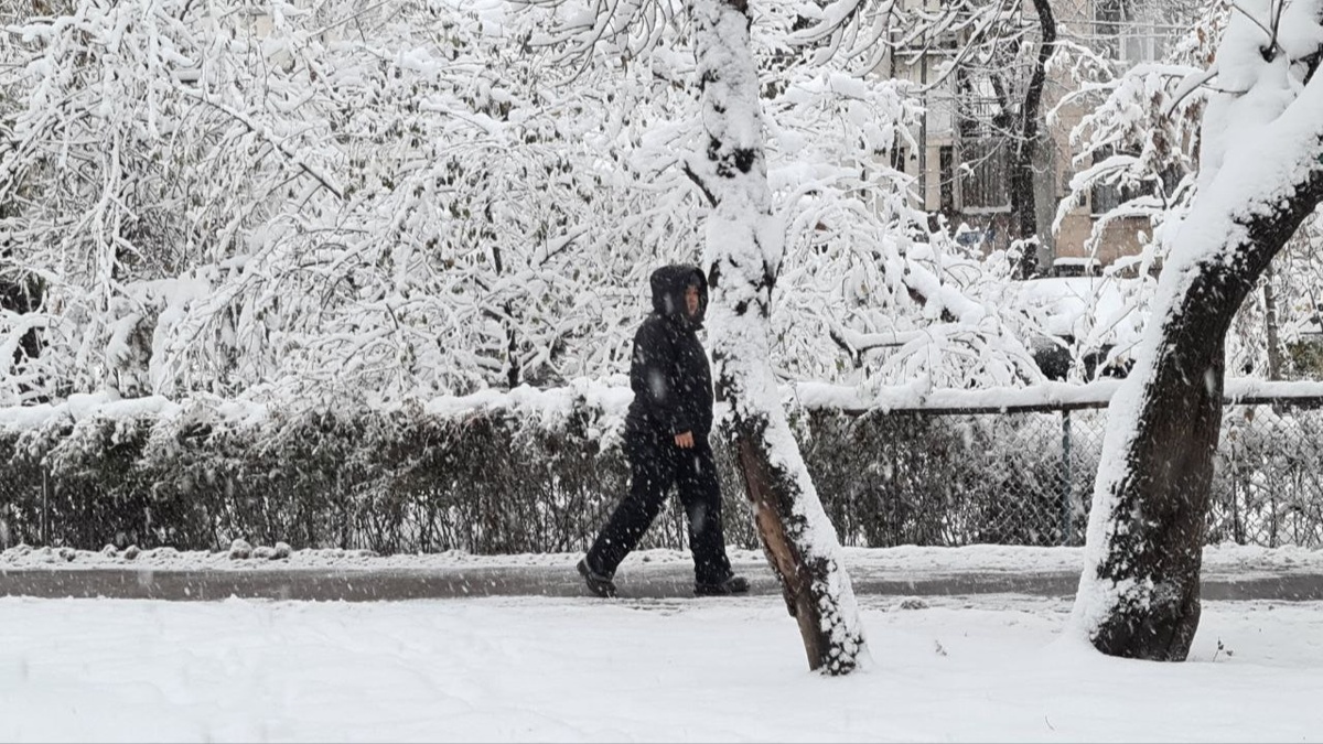 Почти по всему Казахстану объявлено штормовое предупреждение