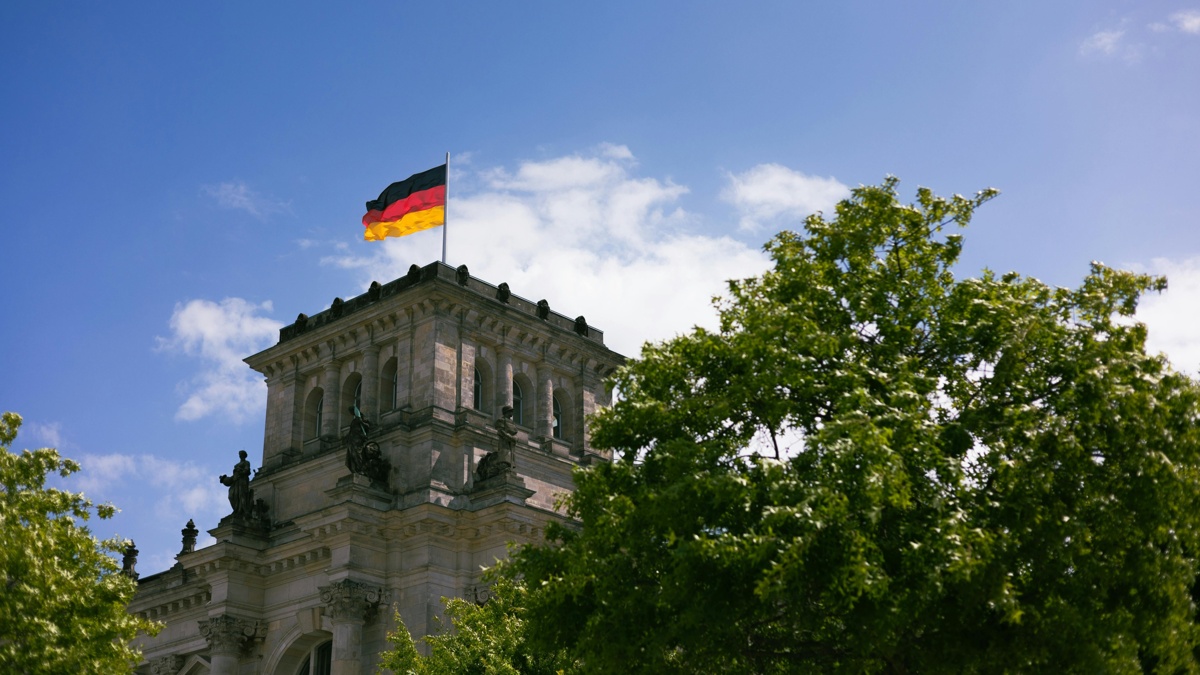 Правительство Германии смягчило ограничения на перелеты  бизнес-классом для депутатов