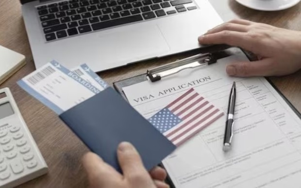 США сокращают срок разрешения на работу иностранцам