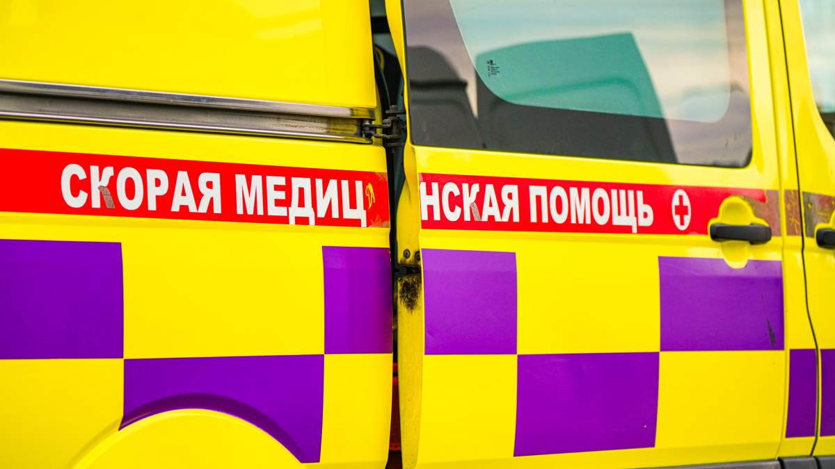 Рабочий, проводивший интернет, сорвался с высоты и погиб в Петропавловске