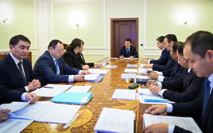 Ерлан Карин провел совещание по усилению безопасности детей в Казахстане