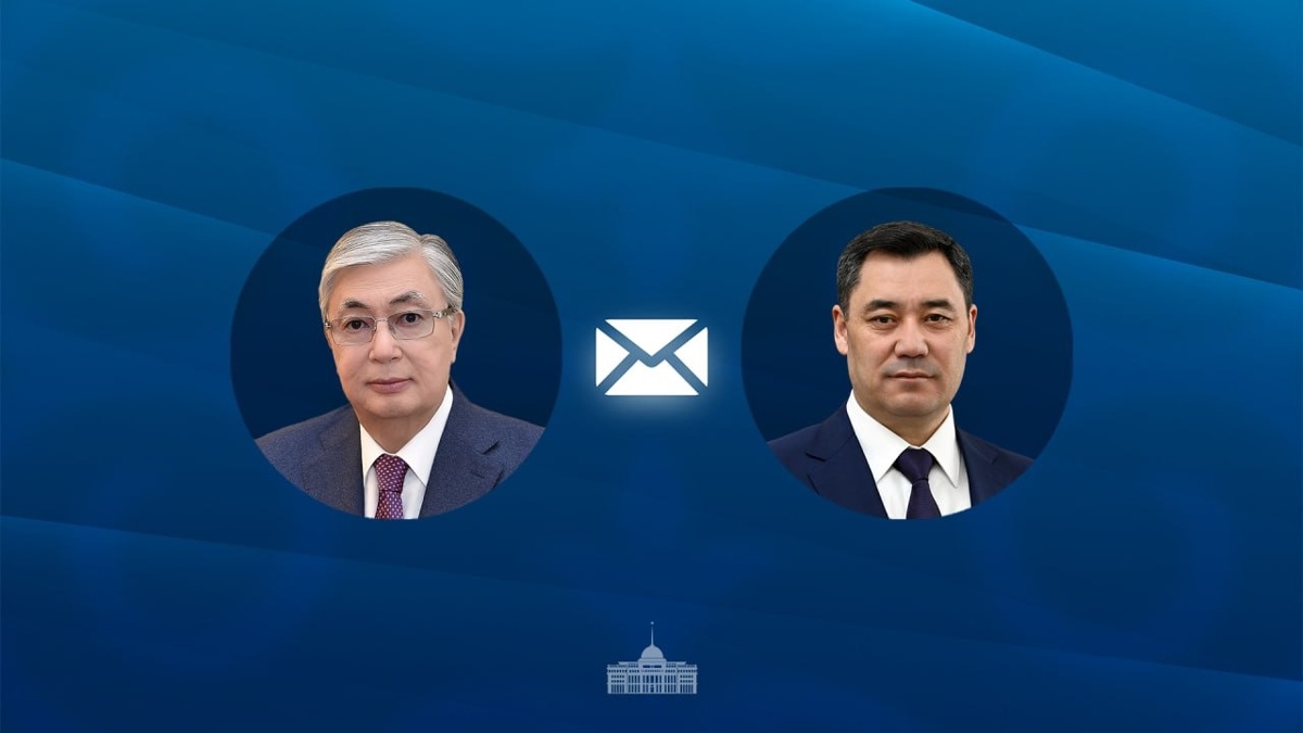 Касым-Жомарт Токаев провел телефонный разговор с Садыром Жапаровым