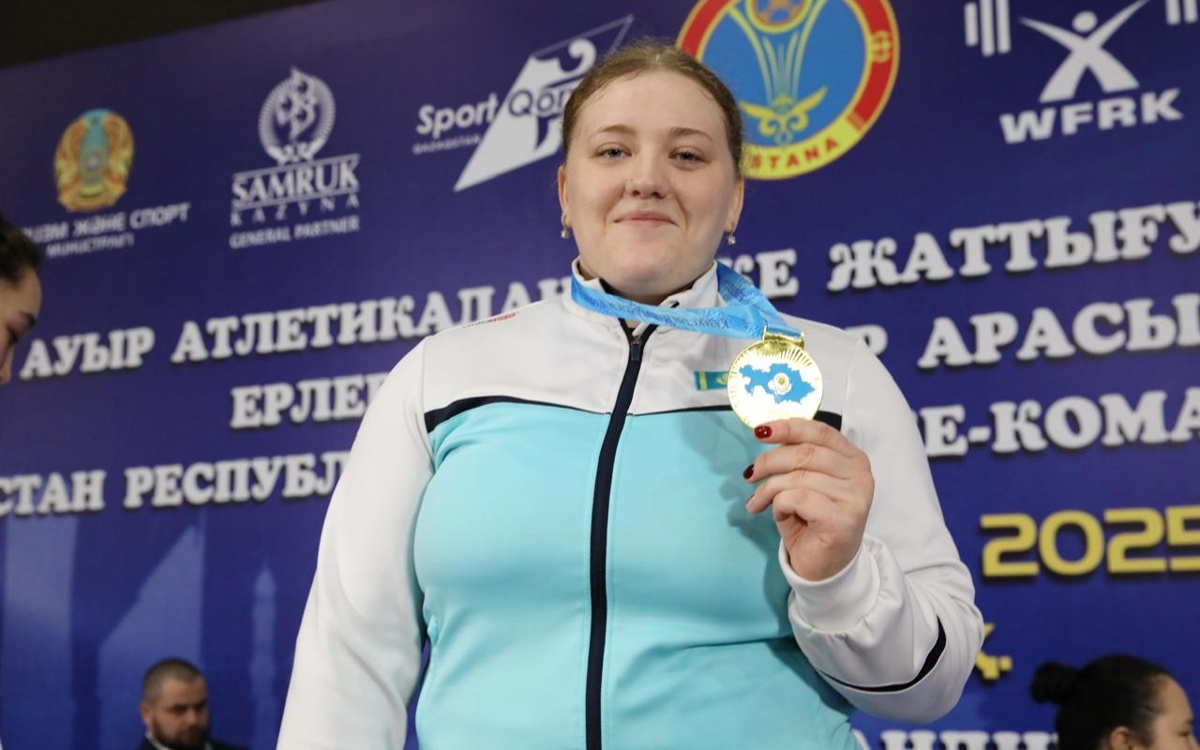 Любовь Ковальчук стала чемпионкой Казахстана по тяжелой атлетике