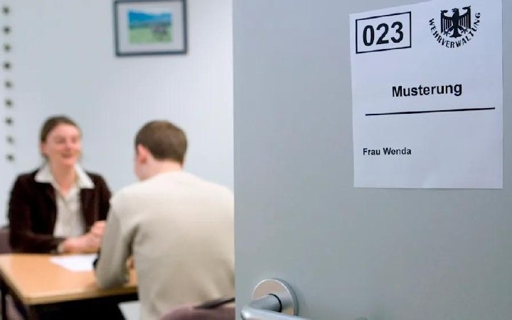 Новая система призыва начнет действовать с января в Германии