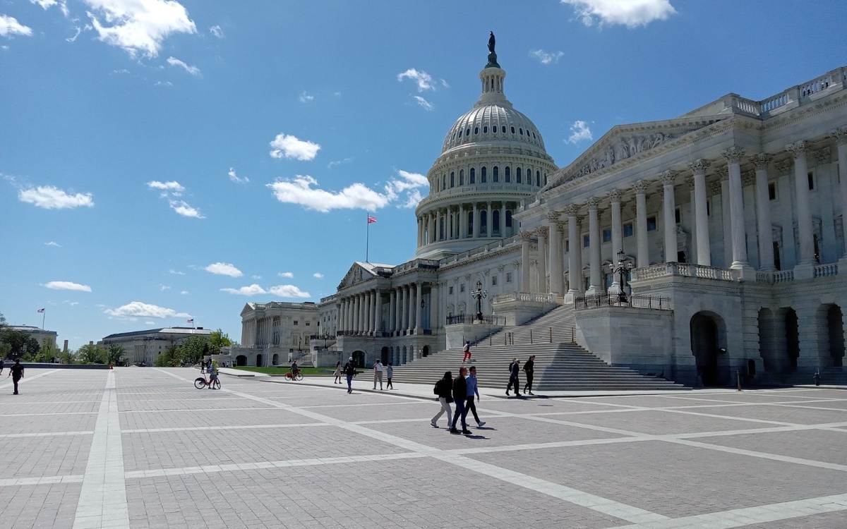 США готовят законопроект об оборонной политике на рекордные $900 млрд