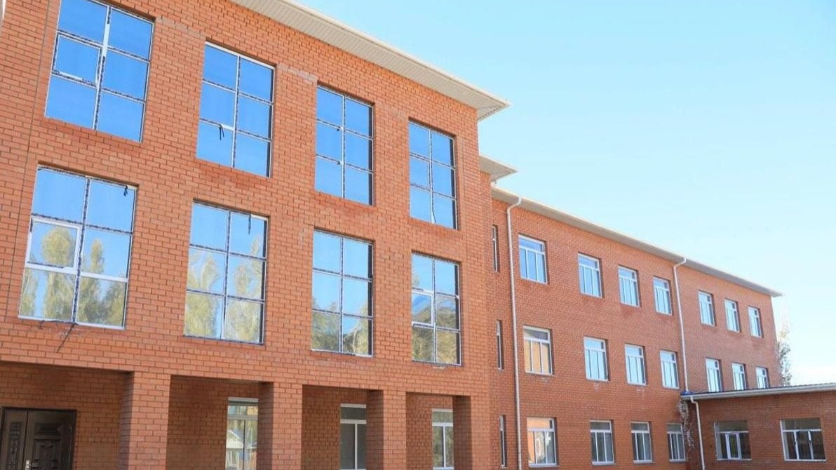 Непригодная столовая и недоделанные классы: кто исправит недочеты в новой школе в Шалкаре