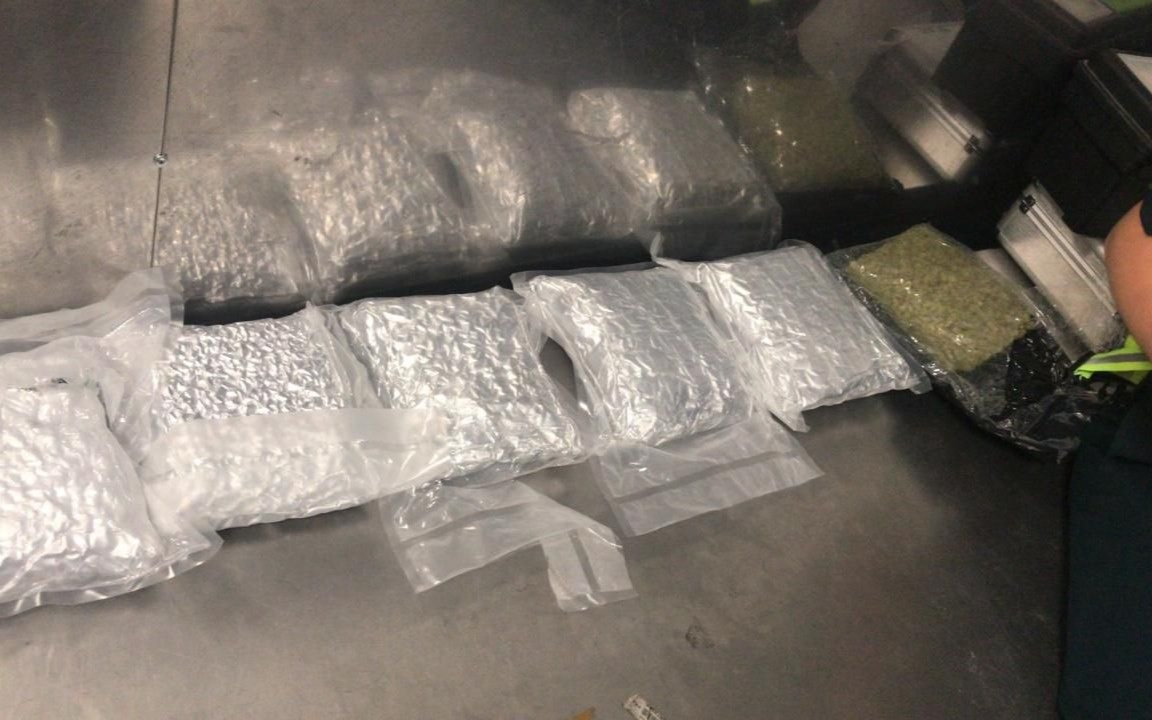 Транспортная полиция рассказала детали задержания наркокурьера в Алматы