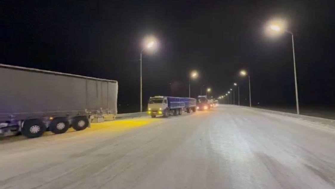 150 грузовиков спасли на сложном участке трассы в области Жетысу