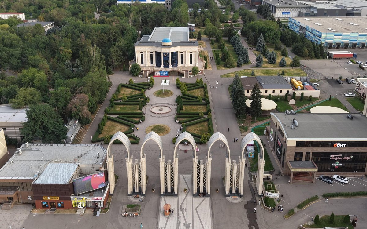 Реконструкция «Атакента» в Алматы приостановлена: что произошло