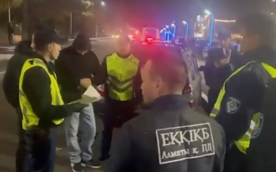 Наркосеть раскрыли в Алматы: задержаны фасовщик, курьер и организатор склада