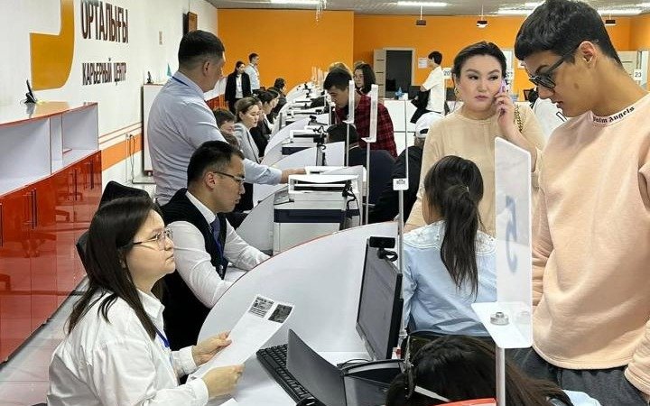 820 тысяч трудоустроенных: как программы занятости помогают казахстанцам получить работу