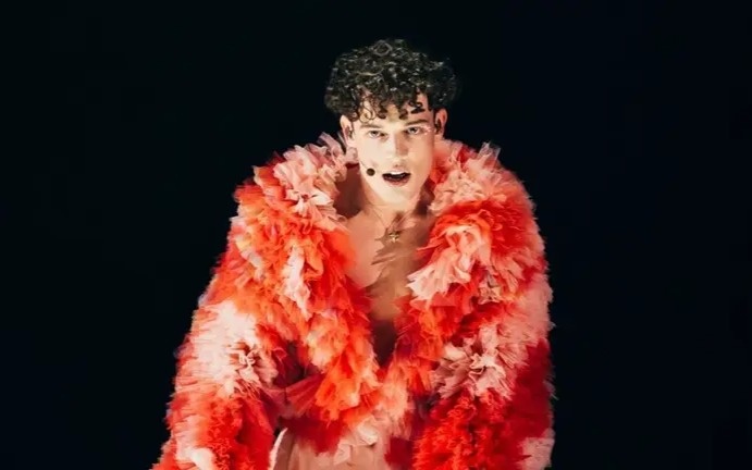 Победитель «Евровидения-2024» возвращает свой кубок