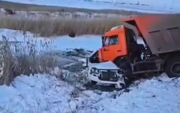 Два человека погибли в столкновении с КамАЗом в Павлодарской области