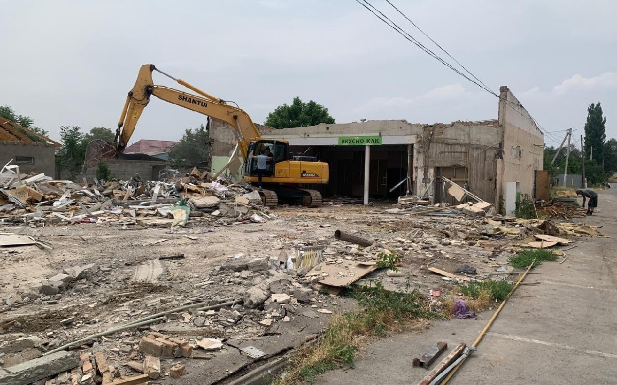 Жители Тараза не отдают дома и бизнес под снос для нового моста