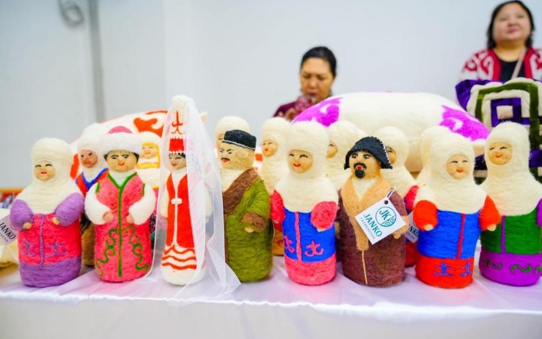 Около 100 ремесленников приехали на республиканскую ярмарку в Астану