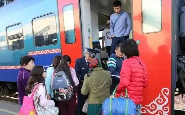 Сколько переселенцев с юга на север Казахстана вернулись обратно