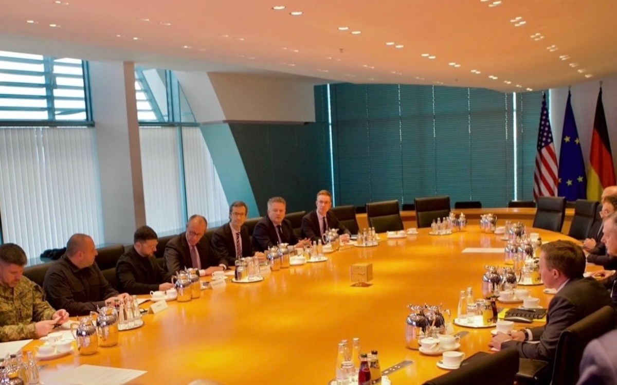 Переговоры Зеленского и делегации США длились более пяти часов