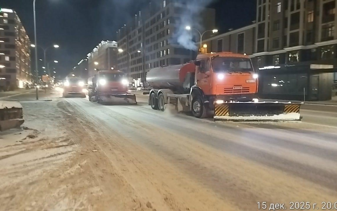 Город очищают круглосуточно: как в Астане борются со снегом