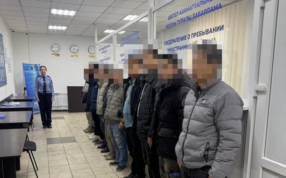 11 трудовых мигрантов без документов работали в ТРЦ Костаная