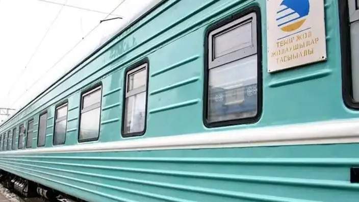 Дополнительные места организованы в поездах по пяти направлениям из-за непогоды