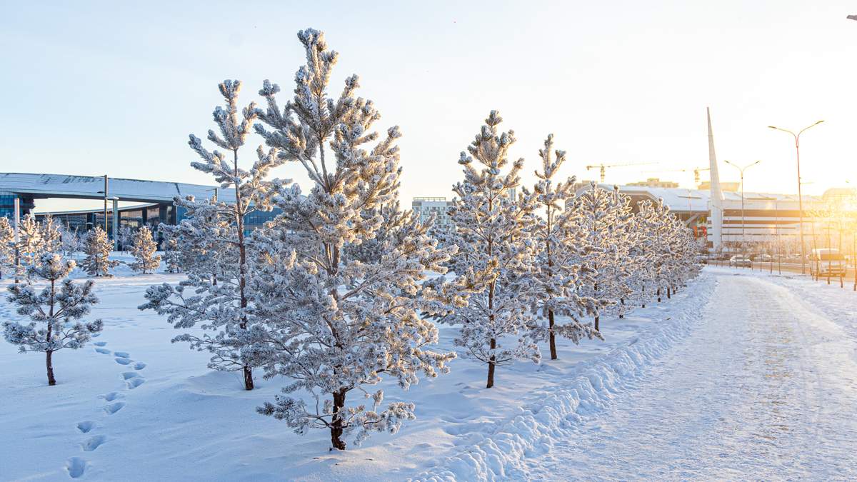 Метель и гололед: штормовое предупреждение объявили по всему Казахстану