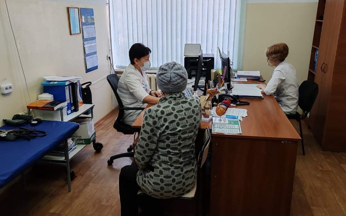 Казахстанцы, потерявшие работу, смогут полгода получать медпомощь по ОСМС