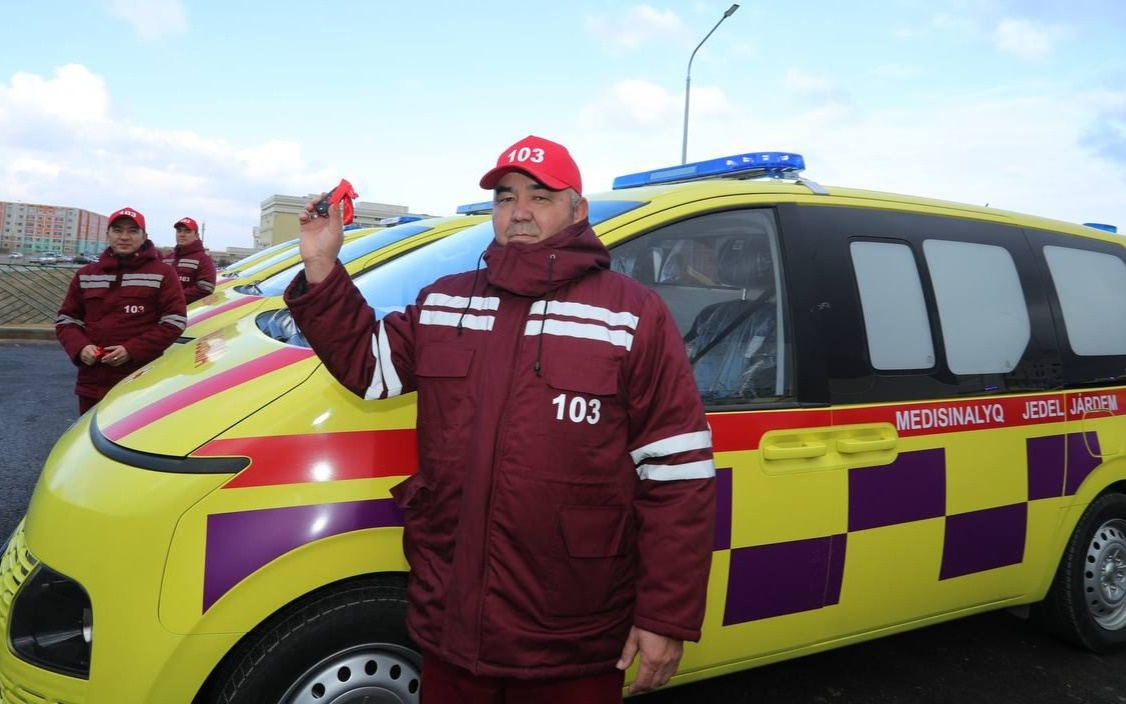 32 новых автомобиля переданы службе скорой помощи Мангистау