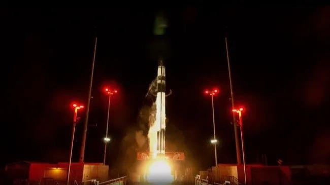 США впервые запустили дискообразные спутники на низкую околоземную орбиту