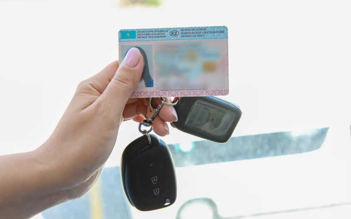 МВД Казахстана опровергло слухи о необходимости досрочной замены водительских прав