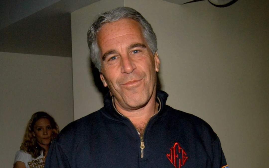 Минюст США начал публиковать тысячи страниц из дела Джеффри Эпштейна