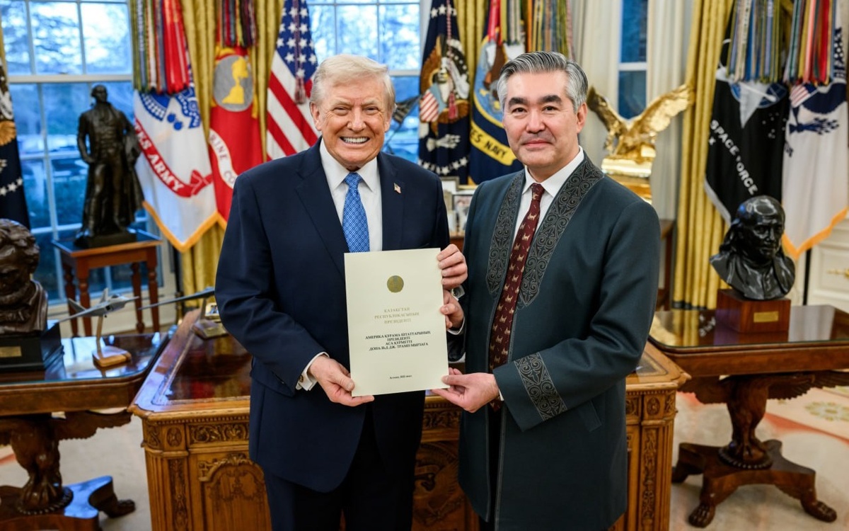 Новый посол Казахстана в США вручил верительные грамоты Трампу