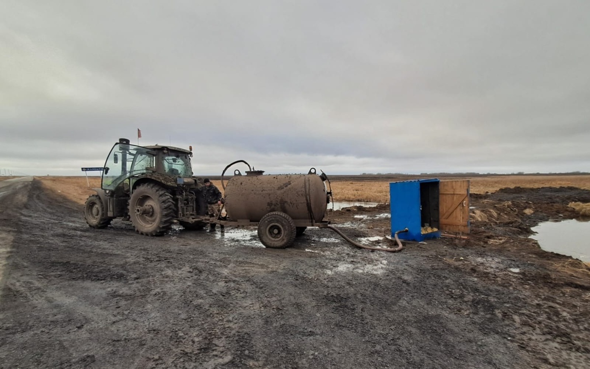 Почему крупное село в Костанайской области два года живет без воды