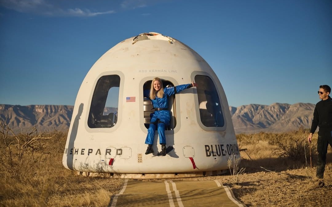 Женщина с инвалидностью впервые слетала в космос