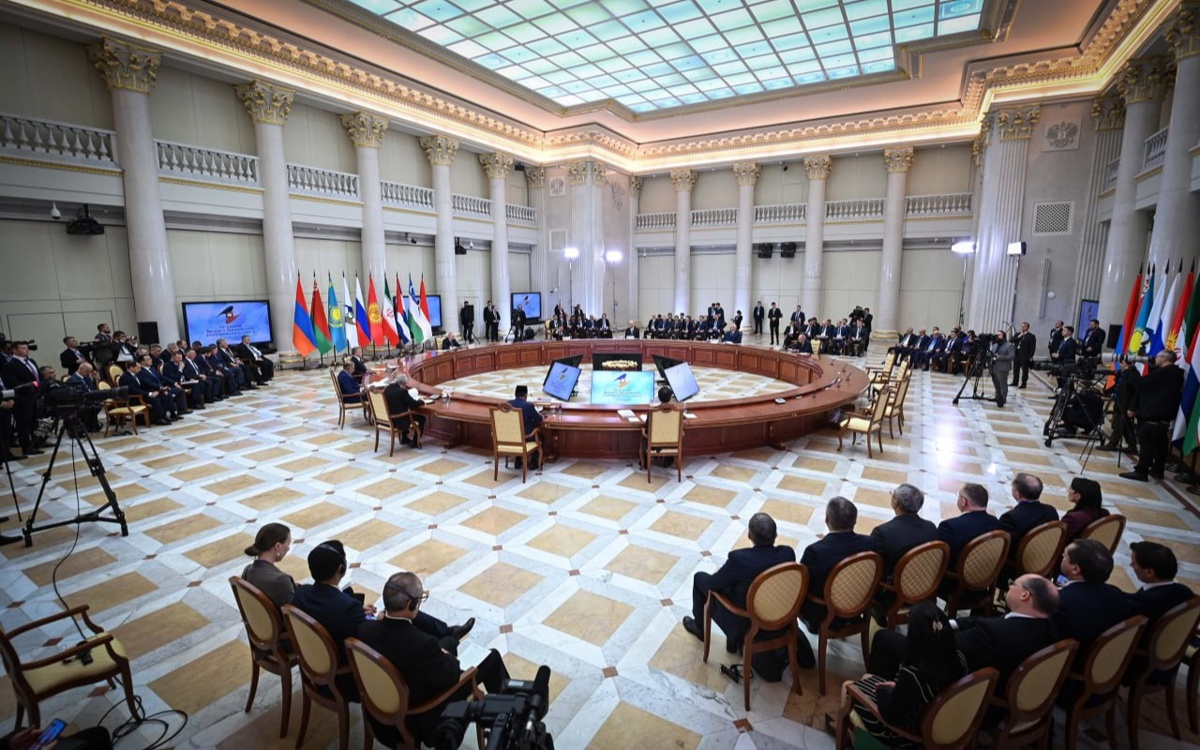 Президент Казахстана призвал убрать барьеры во взаимной торговле ЕАЭС