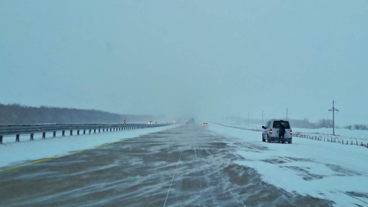 В Восточном Казахстане ограничили движение на областных дорогах