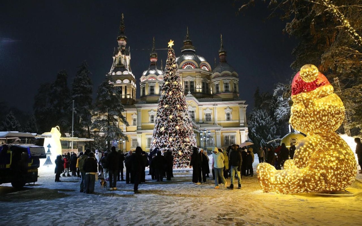 Новогодние локации появились в разных районах Алматы
