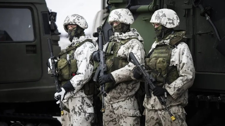 Финляндия повышает предельный возраст резервистов до 65 лет