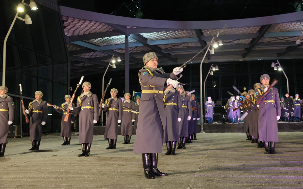 Плац-концерт к 115-летию Бауыржана Момышулы состоялся в Астане