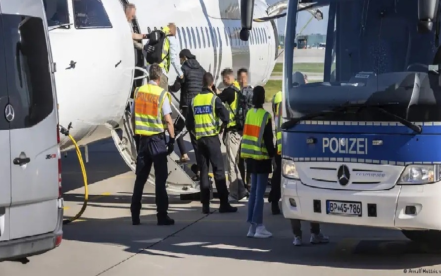 Сирийского преступника впервые за 15 лет депортировали на родину из Германии