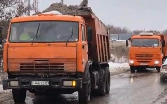 Жители Уральска возмущены вывозом снега в водоохранную зону