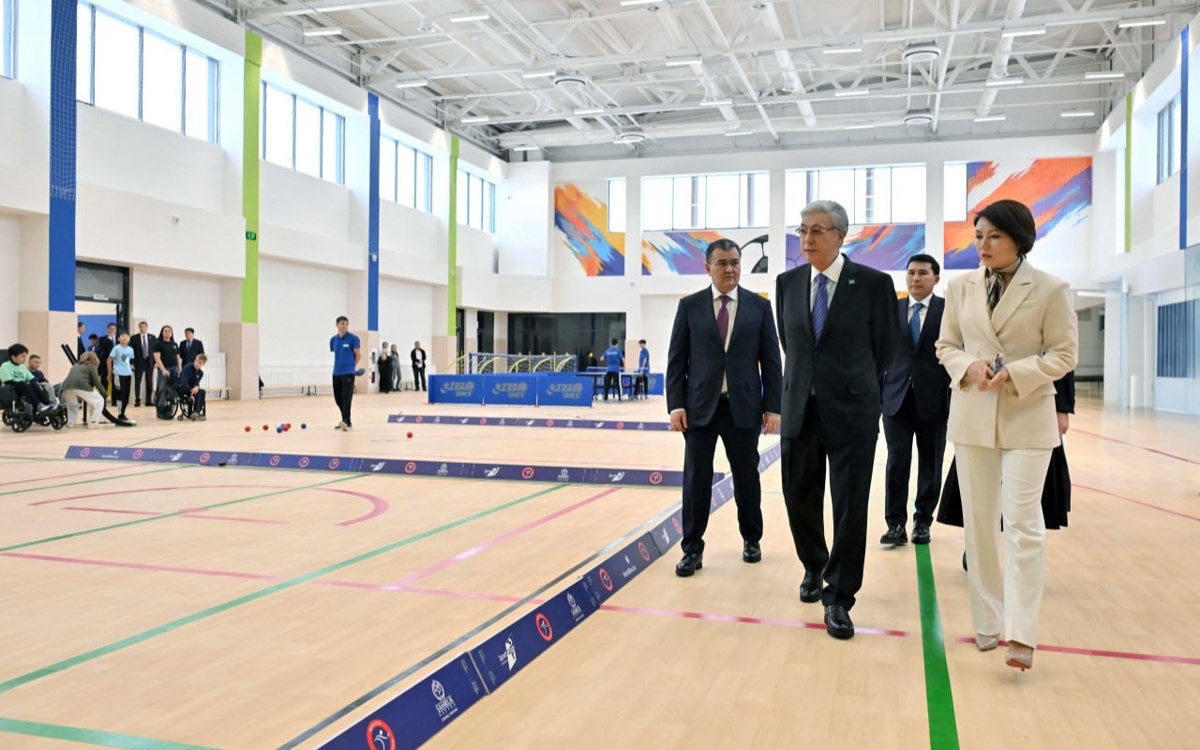 Глава государства осмотрел Центр инклюзивного спорта в Астане