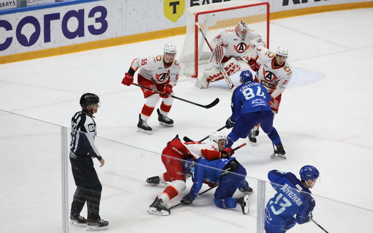 «Барыс» проиграл третий подряд домашний матч КХЛ