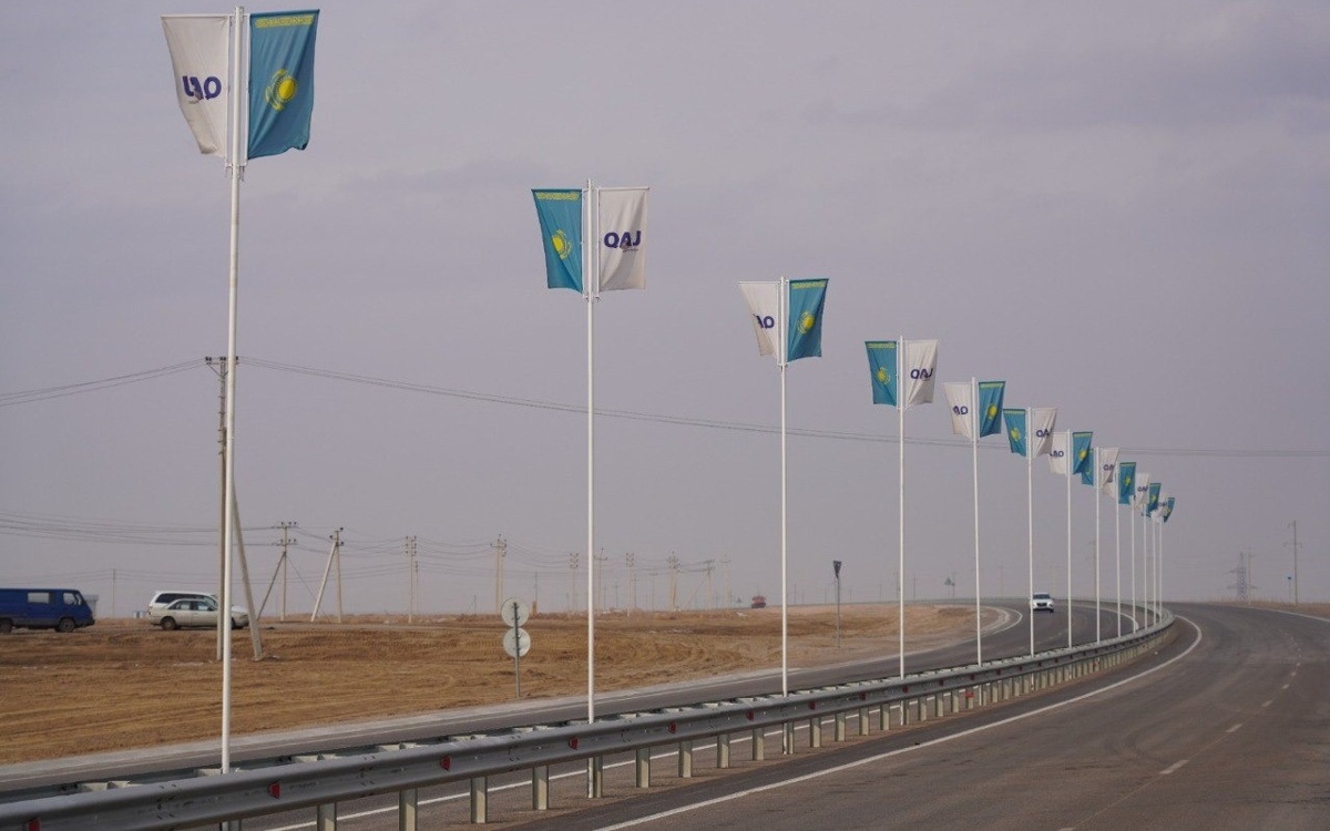 Четырехполосное движение открыли по автодороге «Курты — Конаев»